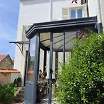 F1 Proche Des Thermes Lägenhet *