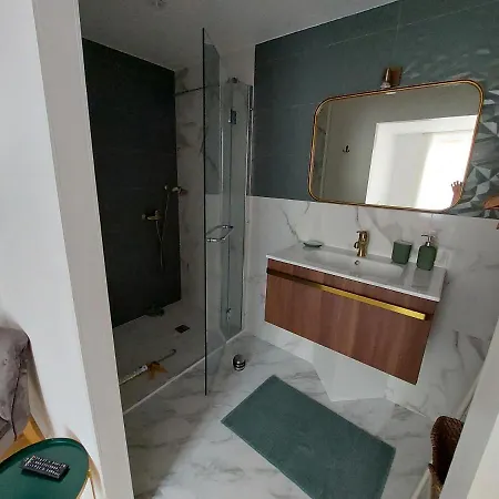 F1 Proche Des Thermes 아파트 비시