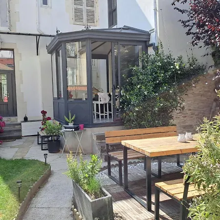 F1 Proche Des Thermes アパート *