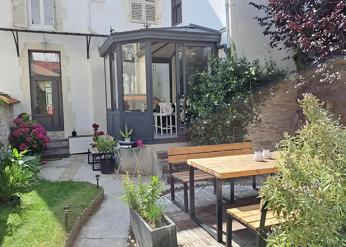 F1 Proche Des Thermes アパート *